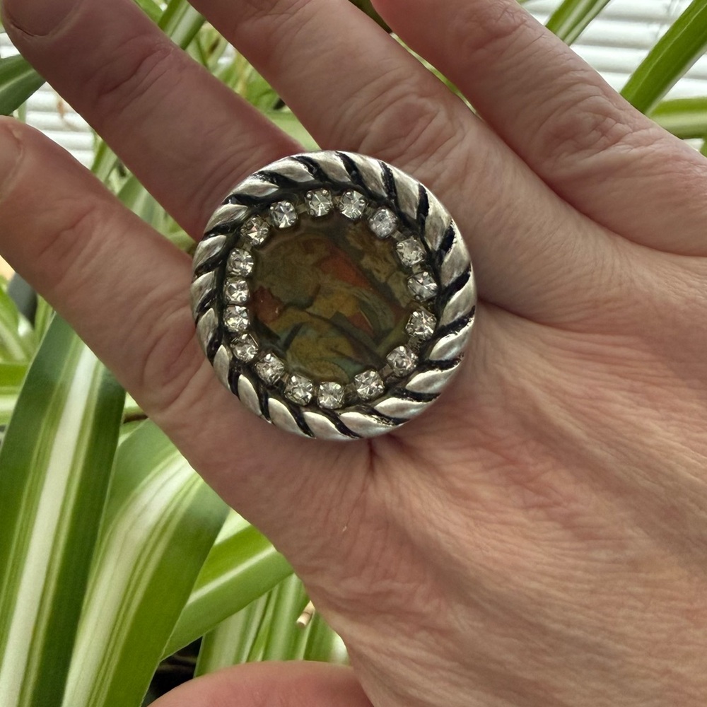 Portrait Cameo Silver Tone Stretch Band Ring